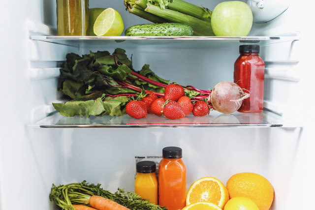  Lebensmittel in einem Kühlschrank